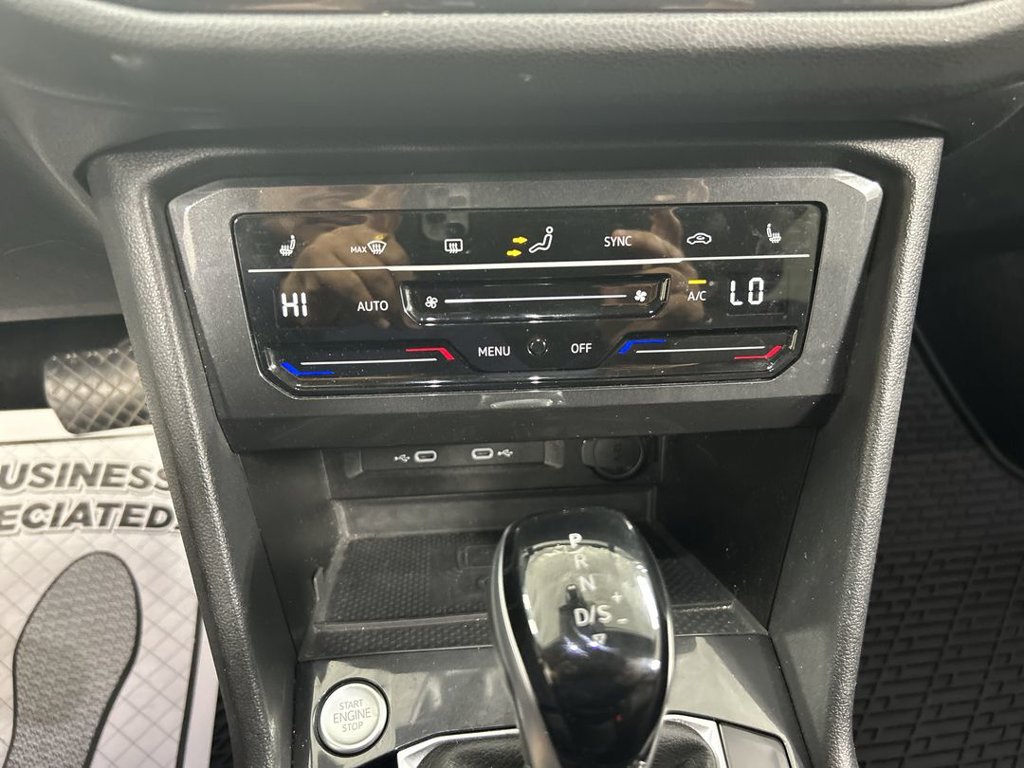 Certified 2024 Volkswagen Tiguan SE w/ Panoramic Sunroof Package AWD/4WD image 16
