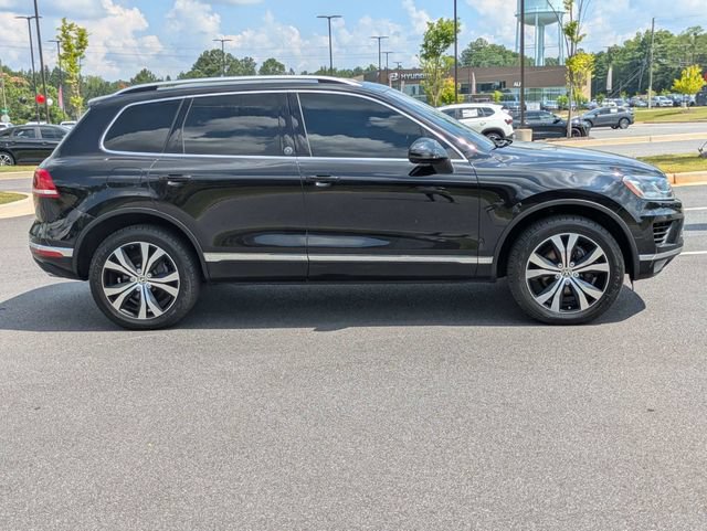Used 2017 Volkswagen Touareg Wolfsburg Edition AWD/4WD image 3
