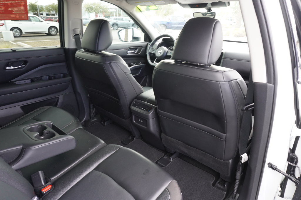 Certified 2024 Nissan Pathfinder SL FWD image 11