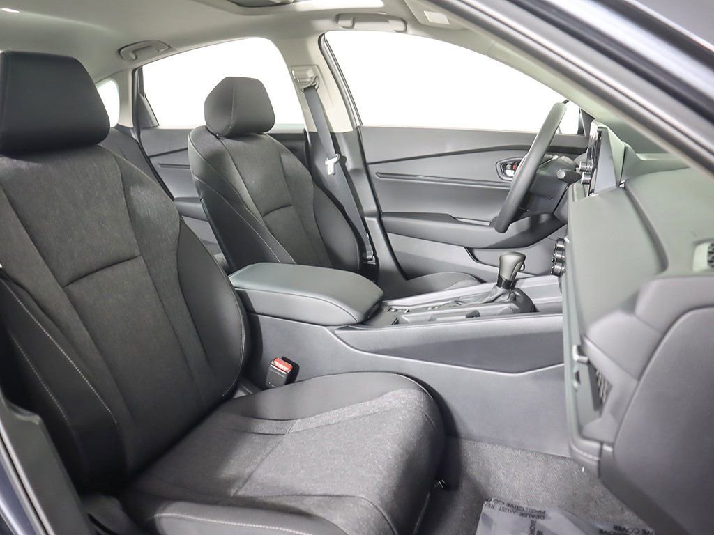 Certified 2025 Honda Accord SE image 19