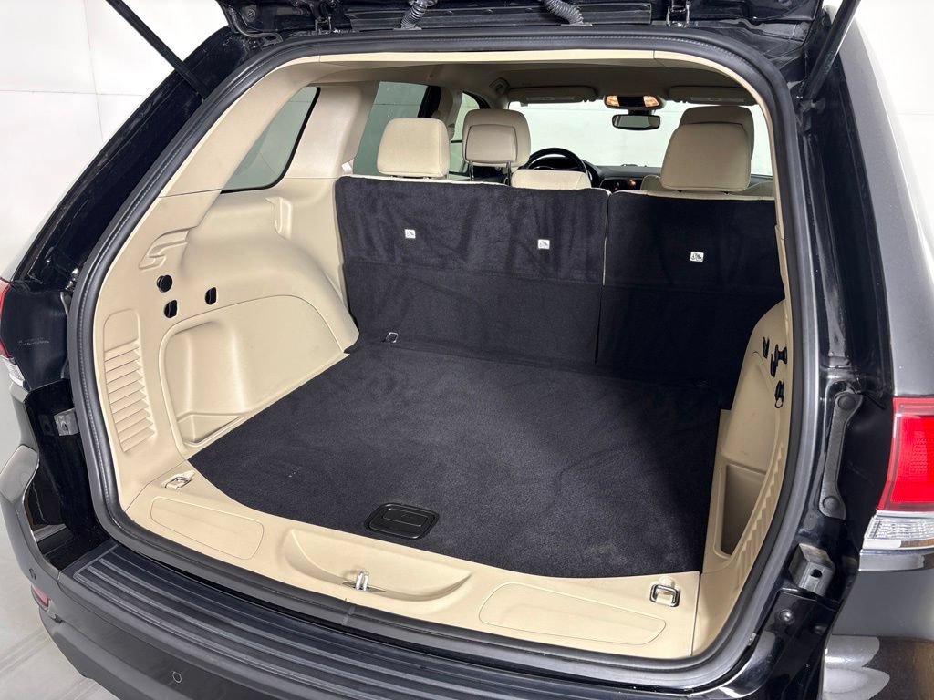 Used 2022 Jeep Grand Cherokee Laredo E RWD image 19