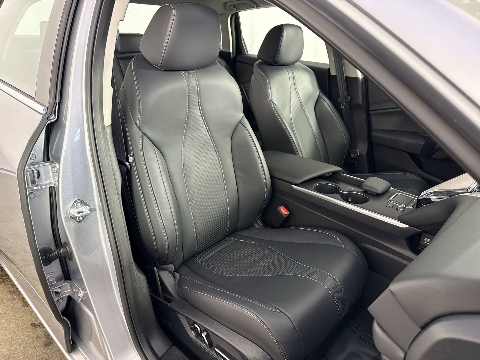 Certified 2025 Acura TLX w/ Technology Package image 28