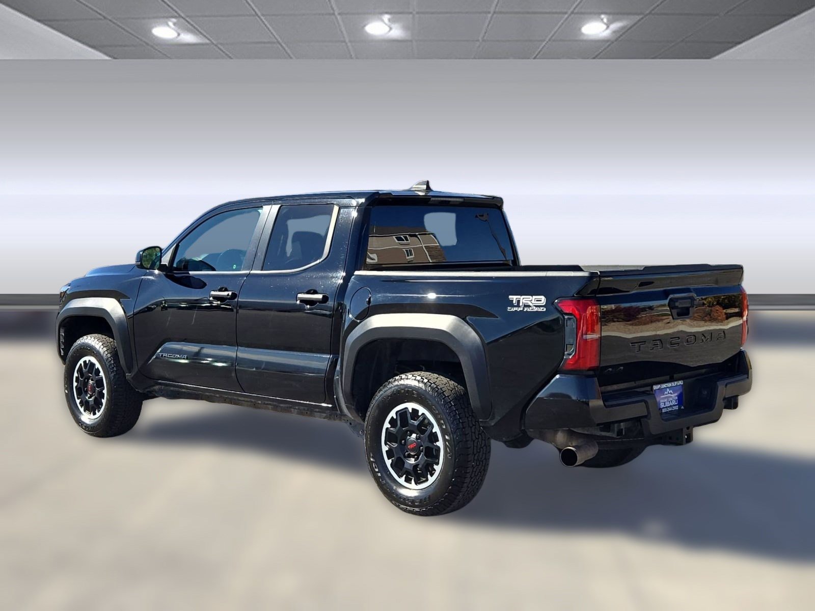 Used 2024 Toyota Tacoma TRD Off-Road image 3
