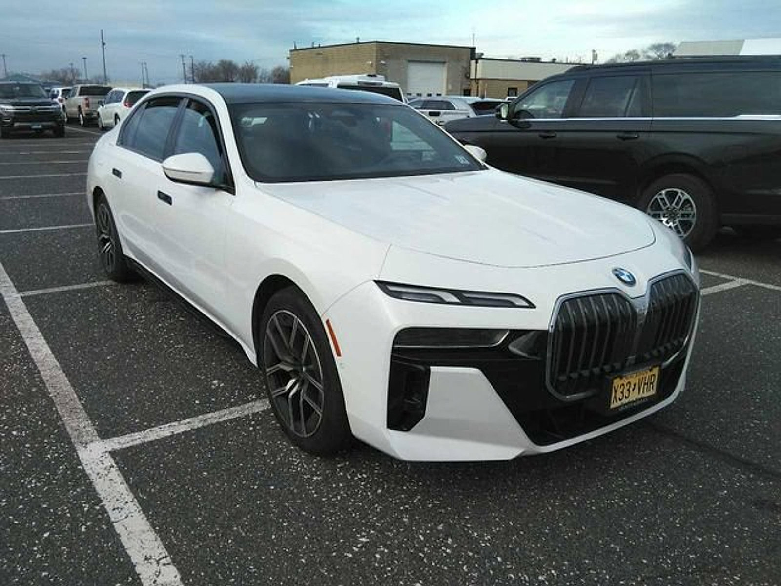 Used 2025 BMW 740i xDrive AWD/4WD image 4