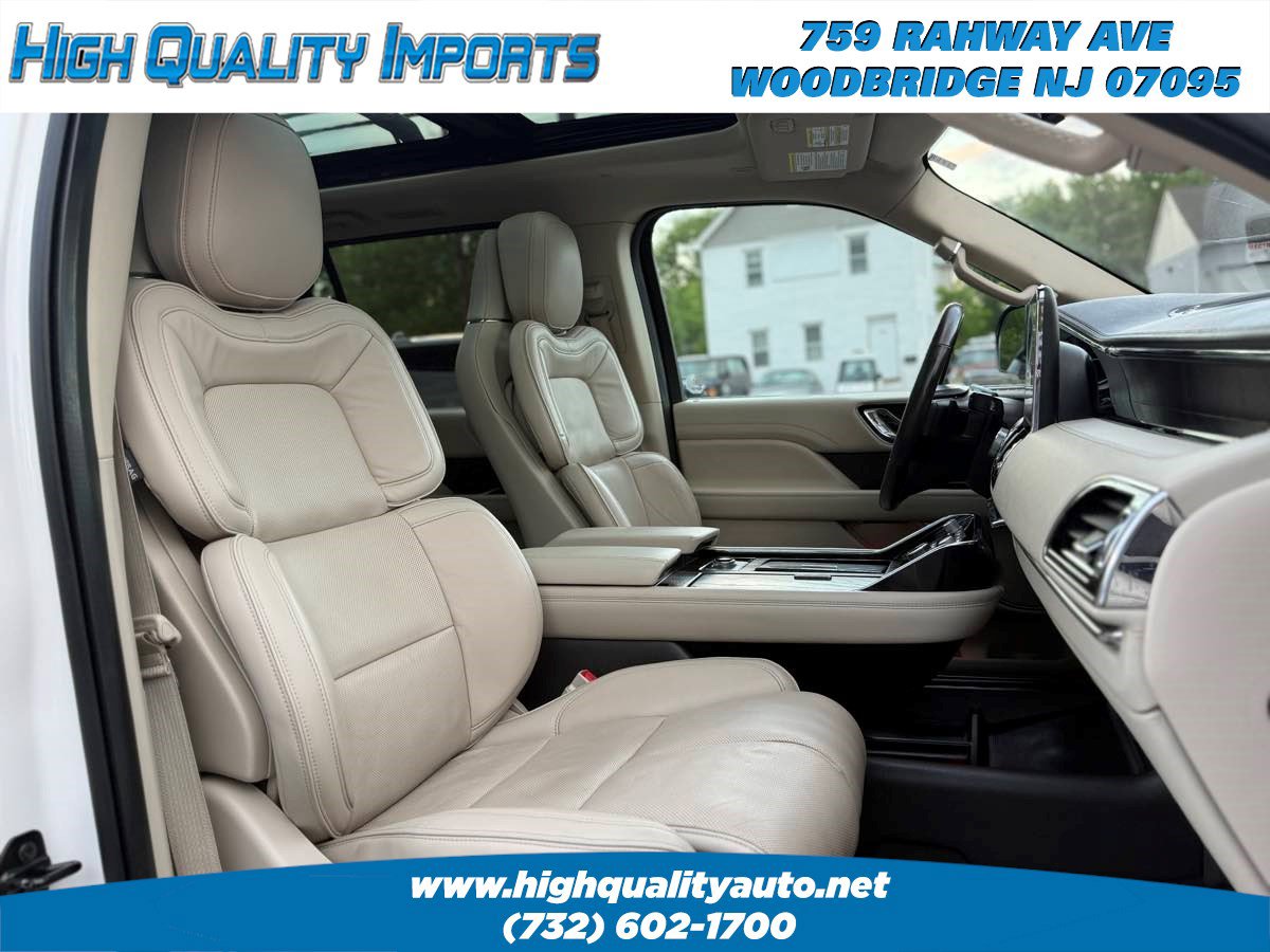 Used 2018 Lincoln Navigator Select w/ Technology Package AWD/4WD image 26