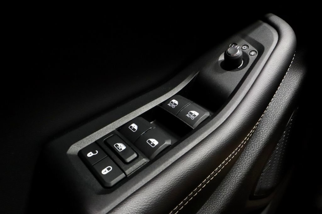 Used 2023 Jeep Grand Cherokee L Laredo w/ Luxury Tech Group I AWD/4WD image 24