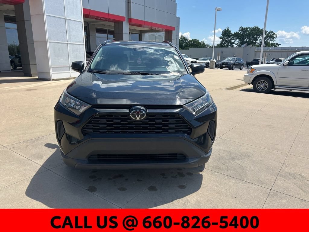 Used 2020 Toyota RAV4 LE FWD image 3
