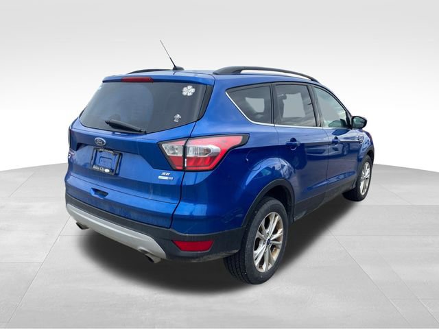 Used 2018 Ford Escape SE image 2