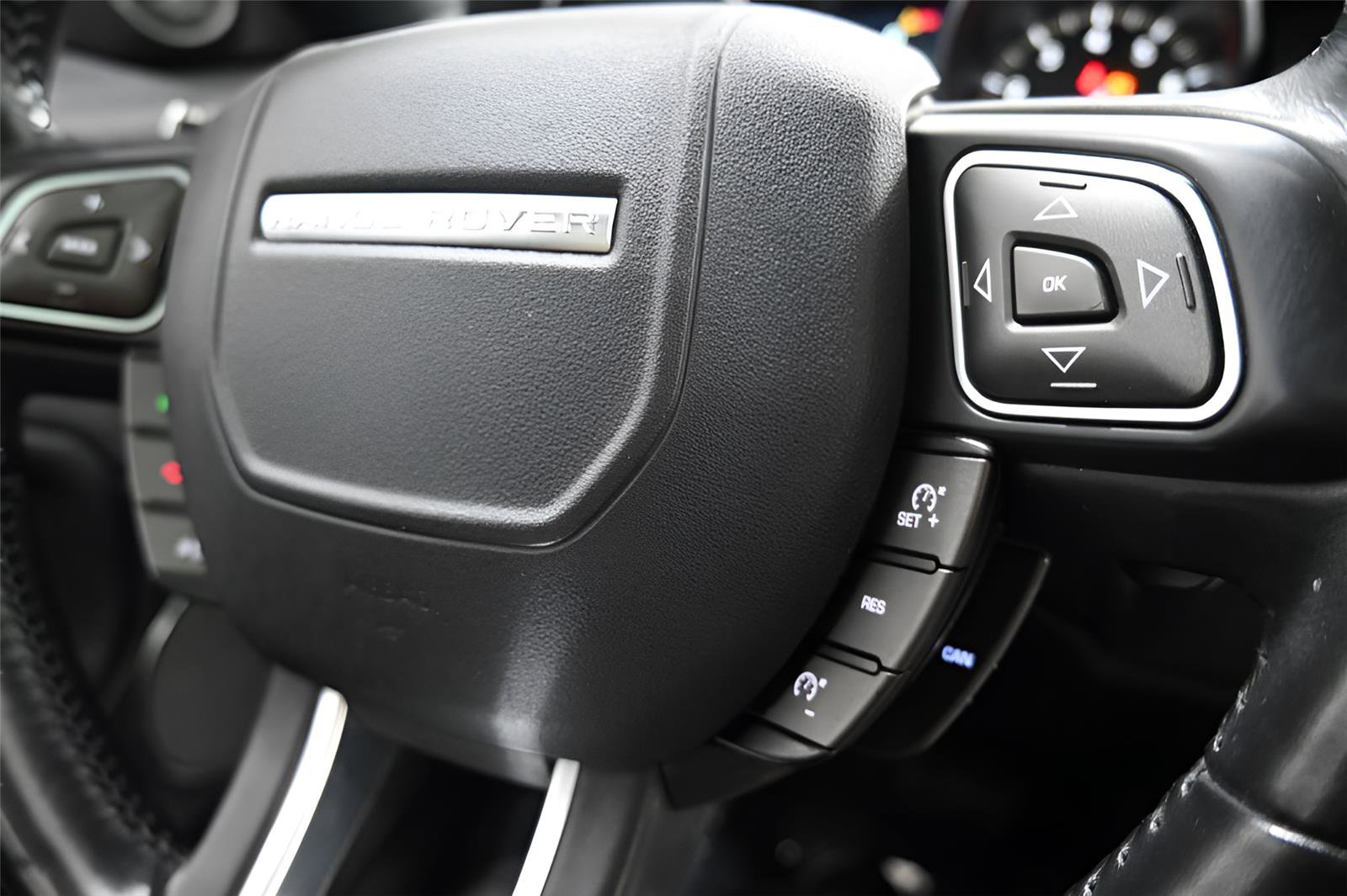 Used 2019 Land Rover Range Rover Evoque SE Premium AWD/4WD image 25