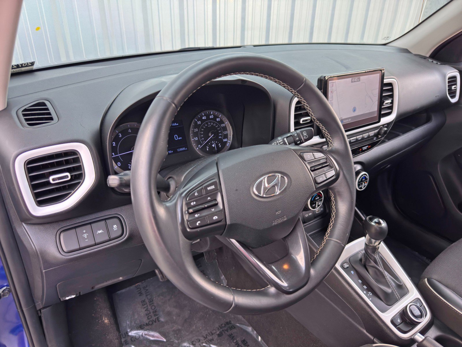 Used 2022 Hyundai Venue Limited w/ Cargo Package image 12