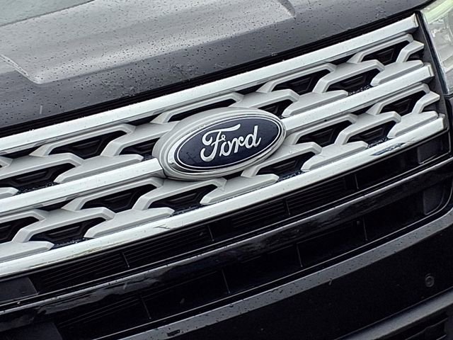 Used 2018 Ford Explorer XLT w/ Equipment Group 202A FWD image 29