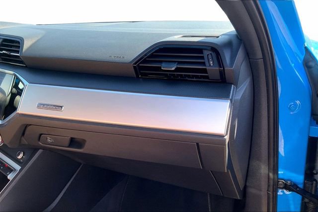 Used 2020 Audi Q3 2.0T Premium w/ Convenience Package image 16