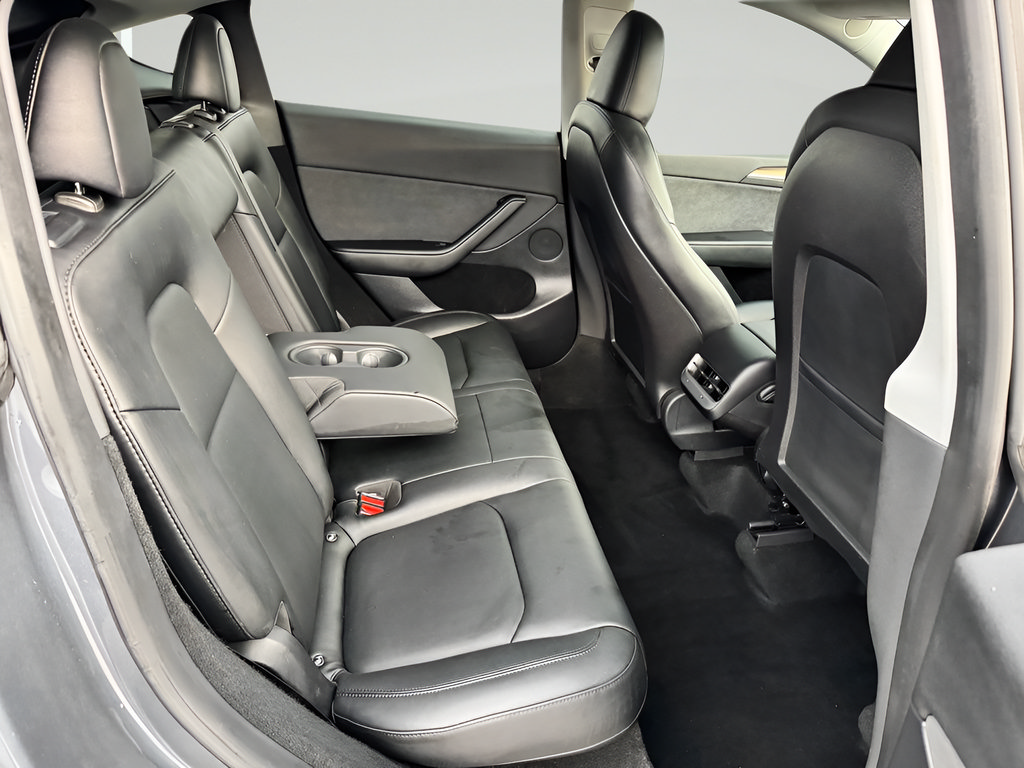 Used 2023 Tesla Model Y Long Range AWD/4WD image 28