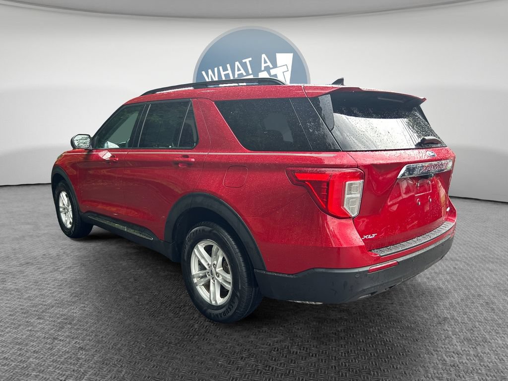 Used 2023 Ford Explorer XLT AWD/4WD image 6