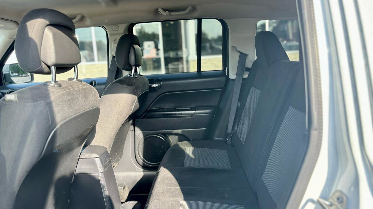 Used 2015 Jeep Patriot Latitude AWD/4WD image 19
