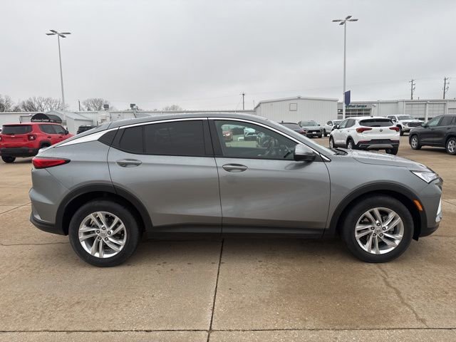 Used 2025 Buick Envista Preferred image 2