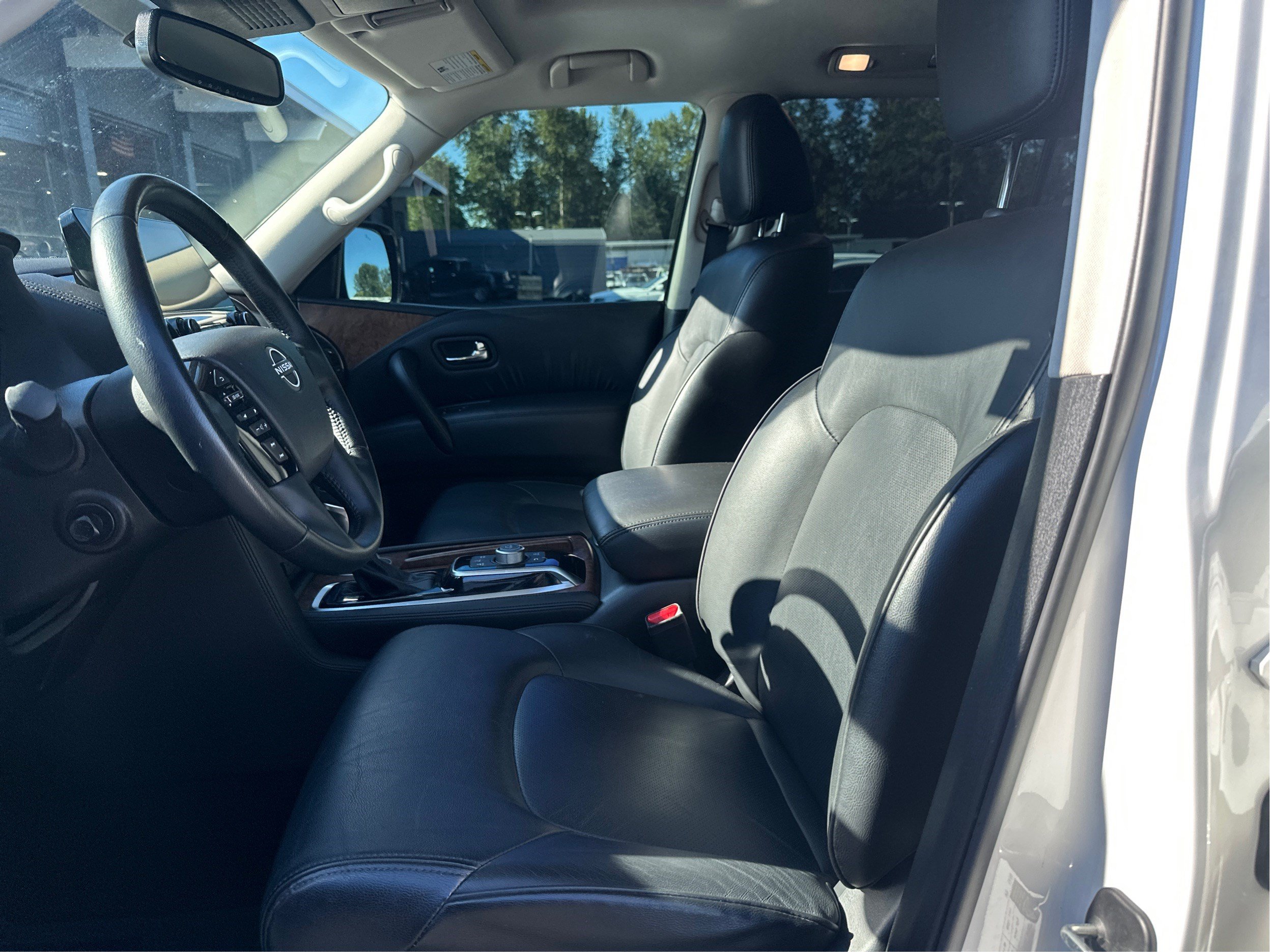 Used 2024 Nissan Armada SL AWD/4WD image 9