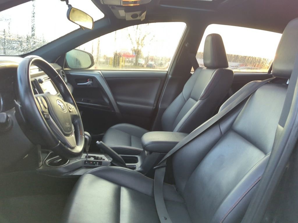 Used 2016 Toyota RAV4 SE image 7