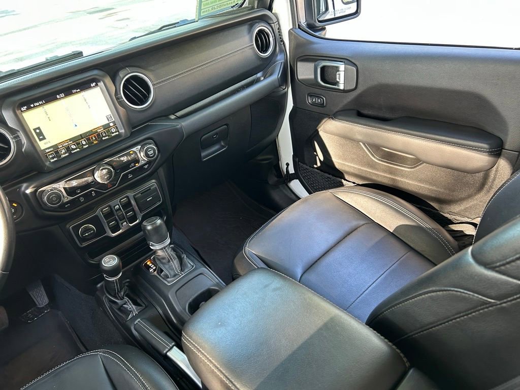 Used 2022 Jeep Wrangler Unlimited Sahara AWD/4WD image 12