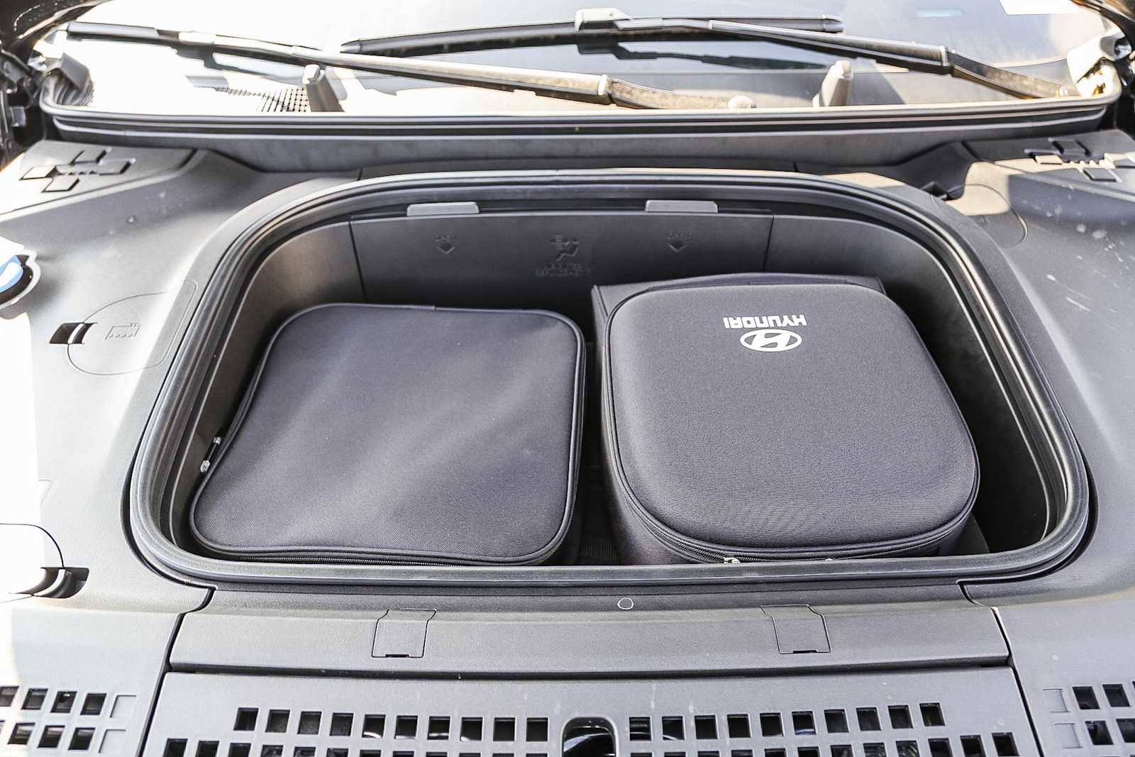 New 2026 Hyundai Ioniq 9 SE AWD/4WD image 11