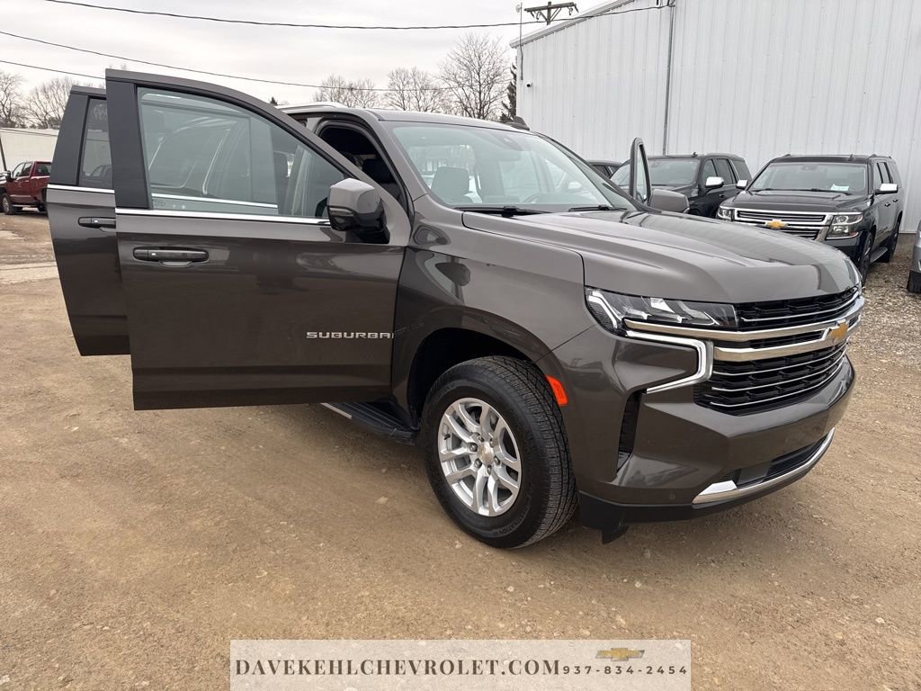 Certified 2021 Chevrolet Suburban LT w/ Luxury Package image 36
