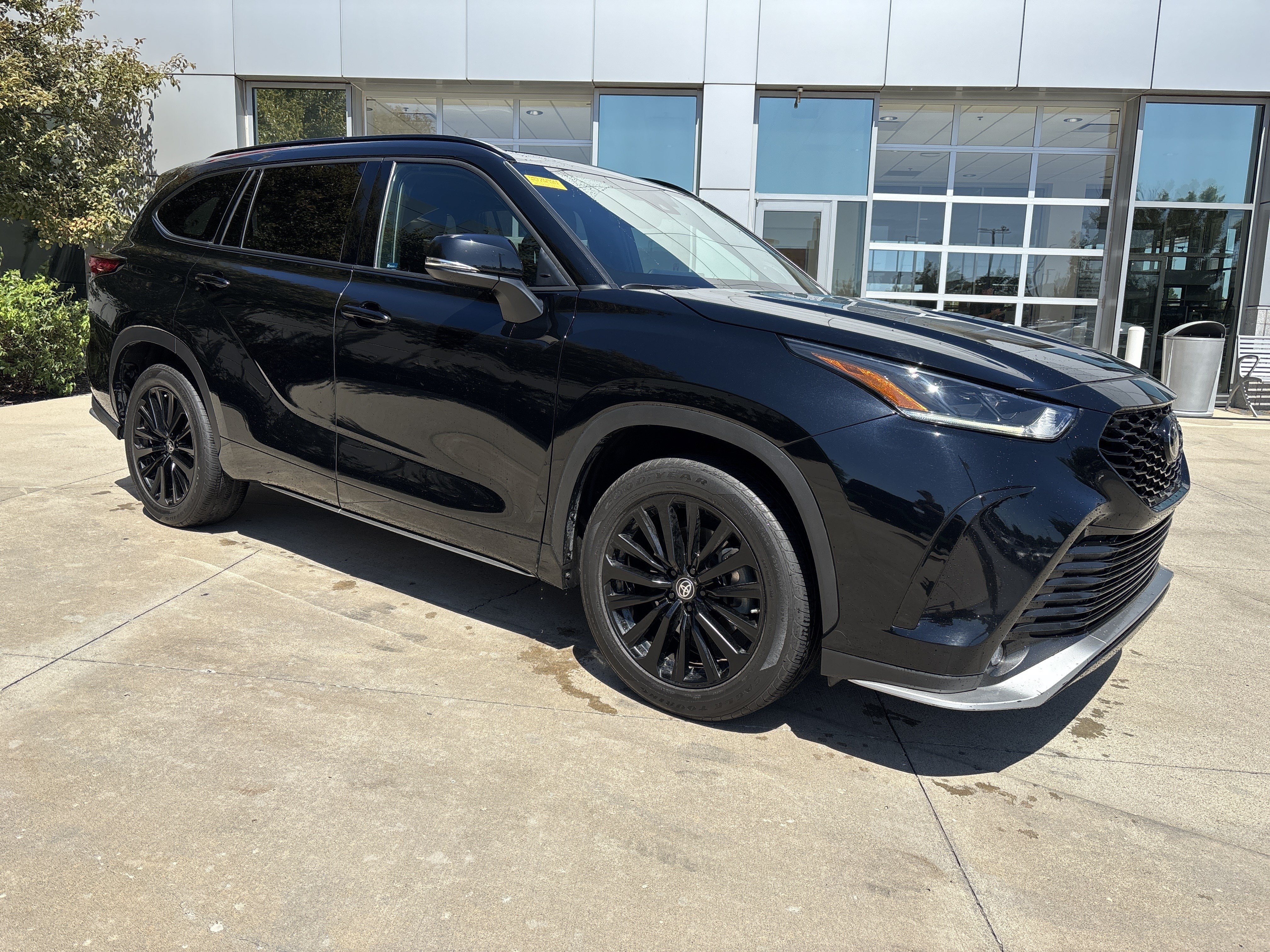 Used 2023 Toyota Highlander XSE AWD/4WD video 2