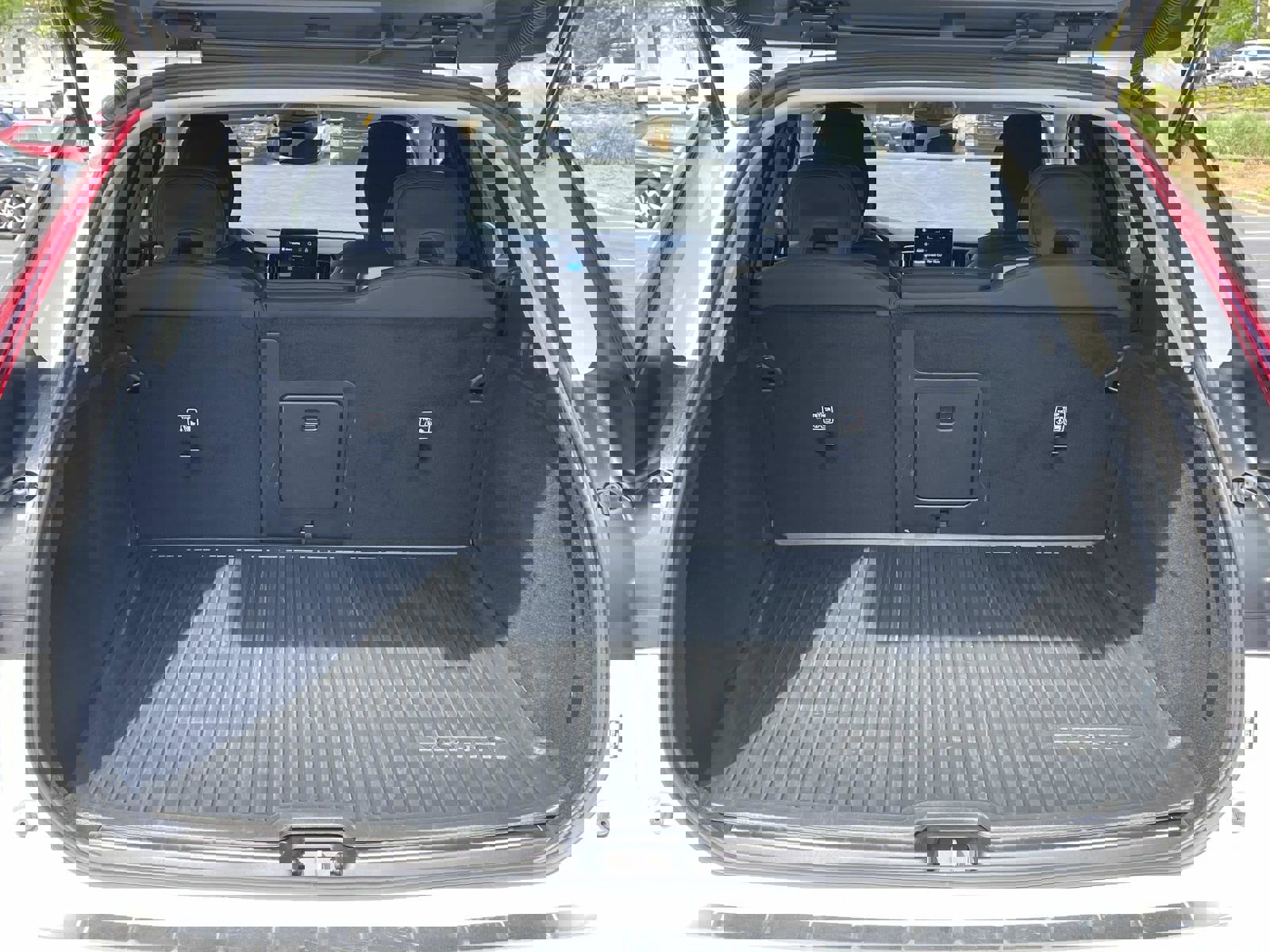 Certified 2026 Volvo XC60 B5 Plus w/ Protection Package Premier AWD/4WD image 10