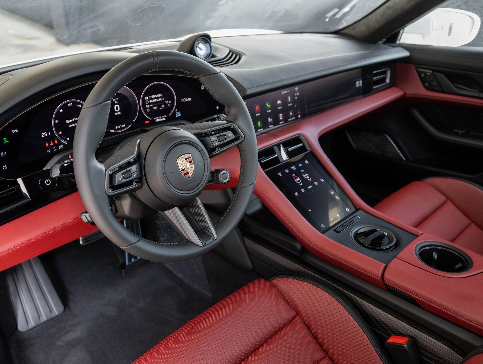 Used 2025 Porsche Taycan GTS image 14