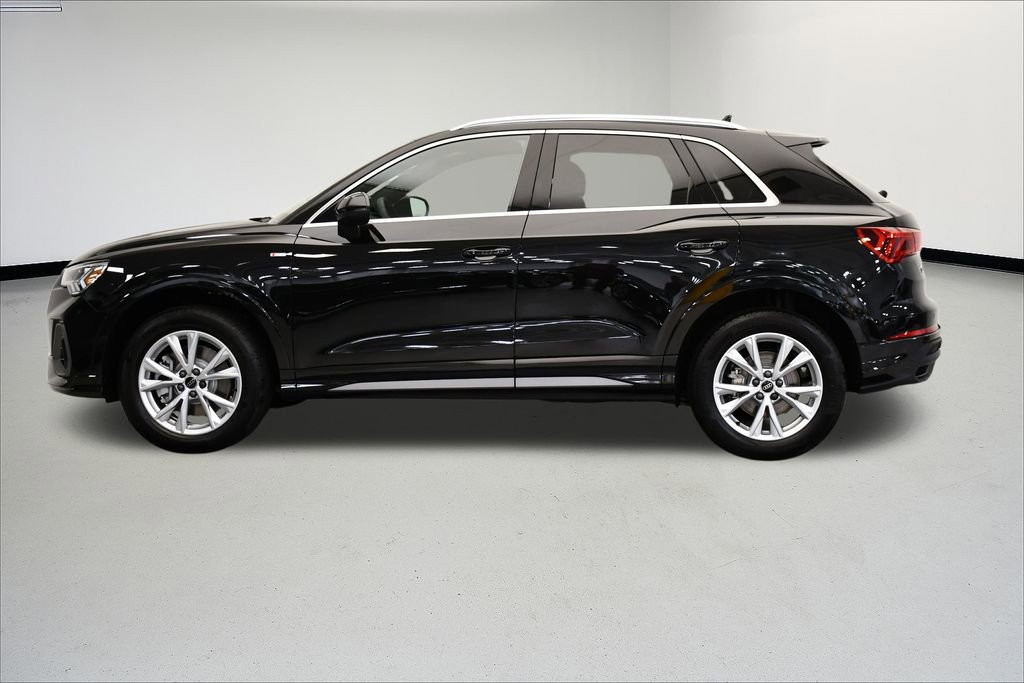 Used 2025 Audi Q3 2.0T Premium w/ Convenience Package image 2