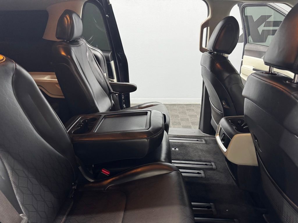 Used 2024 Kia Carnival LX FWD image 47