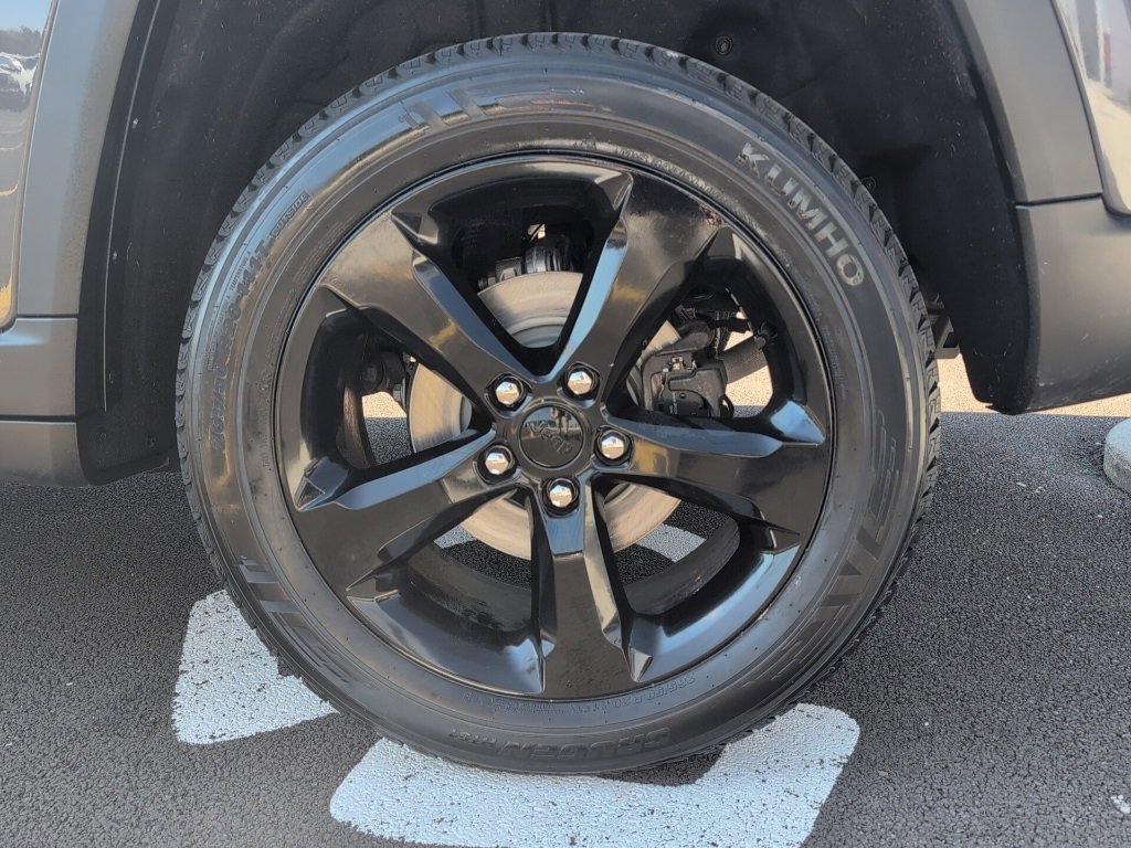 Used 2023 Jeep Grand Cherokee Altitude image 10