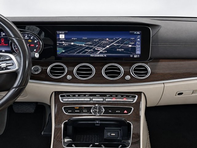 Used 2019 Mercedes-Benz E 300 image 26