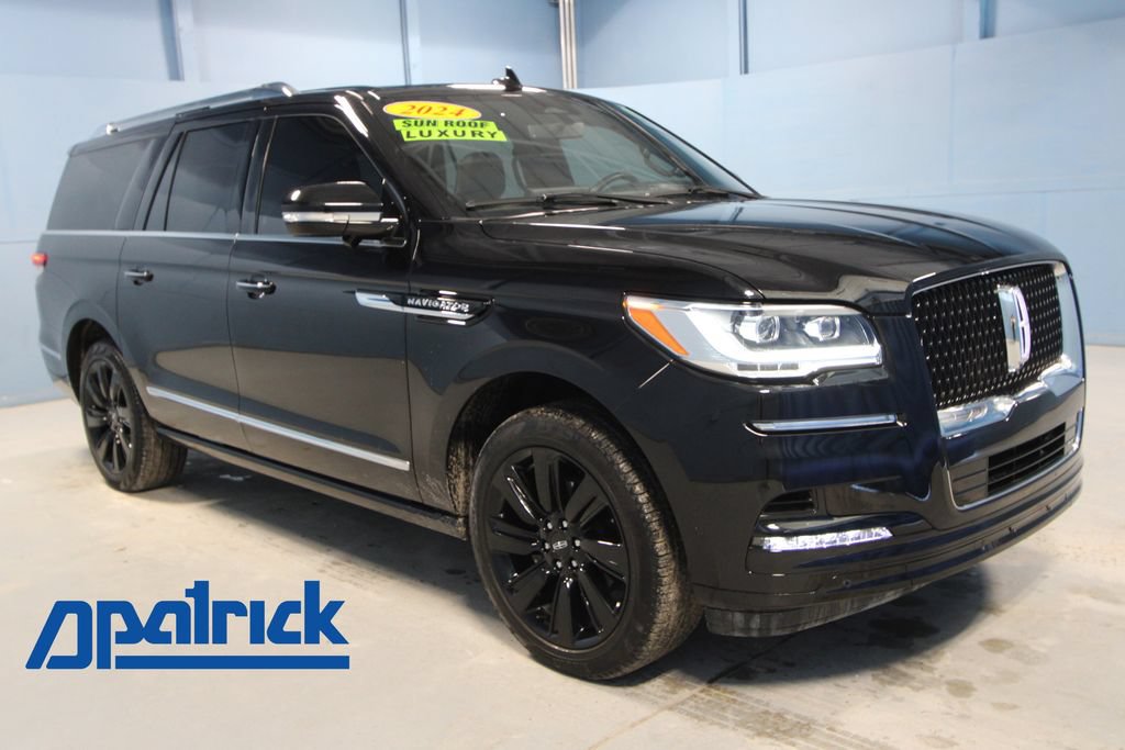 Used 2024 Lincoln Navigator L Reserve AWD/4WD image 1