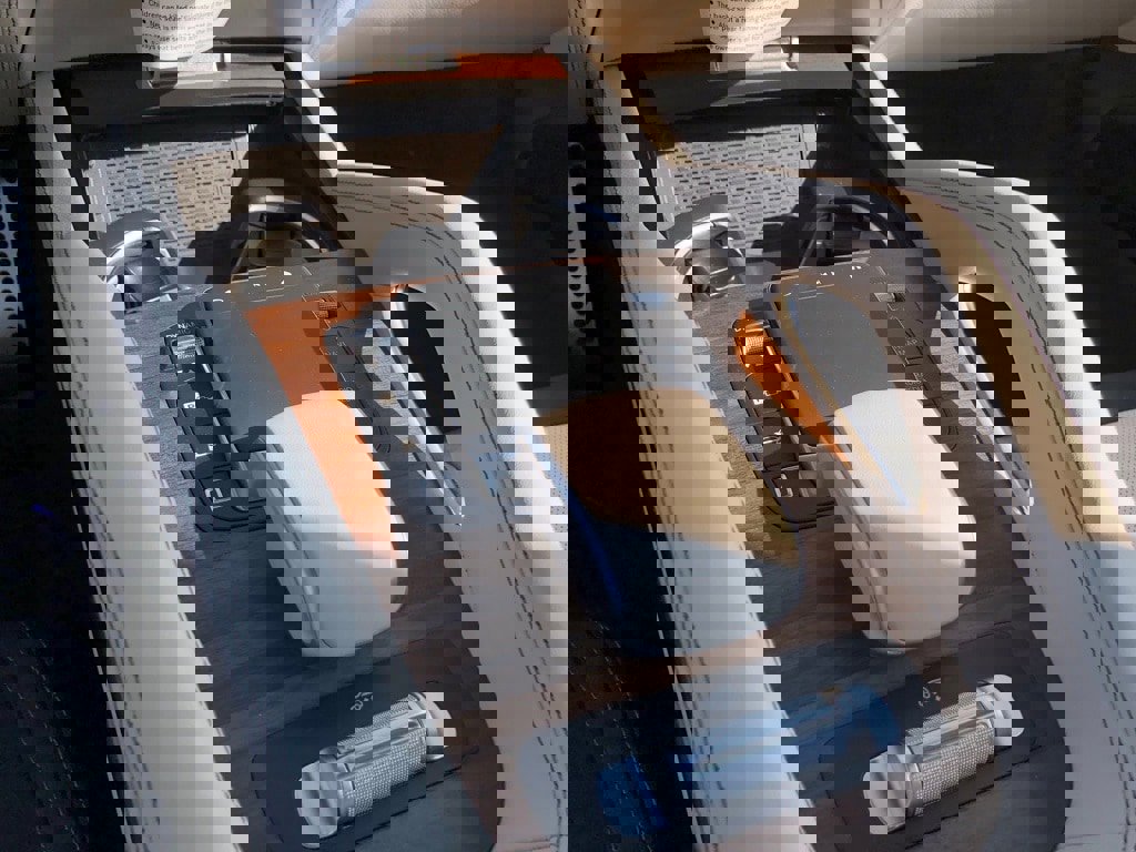 New 2026 Mercedes-Benz GLE 53 AMG 4MATIC image 32