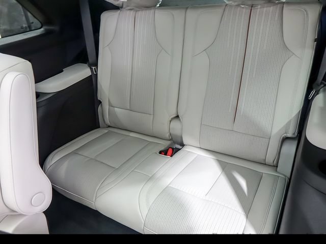 New 2027 Cadillac Vistiq Sport w/ LPO, Floor Liner Package AWD/4WD image 11