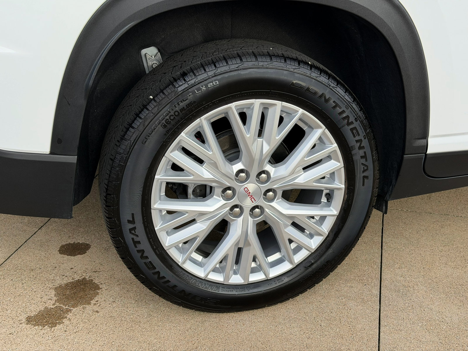 Used 2026 GMC Acadia Elevation w/ Elevation Premium Package FWD image 8
