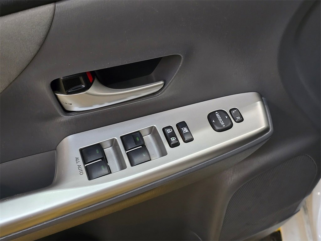 Used 2014 Toyota Prius V Two image 22