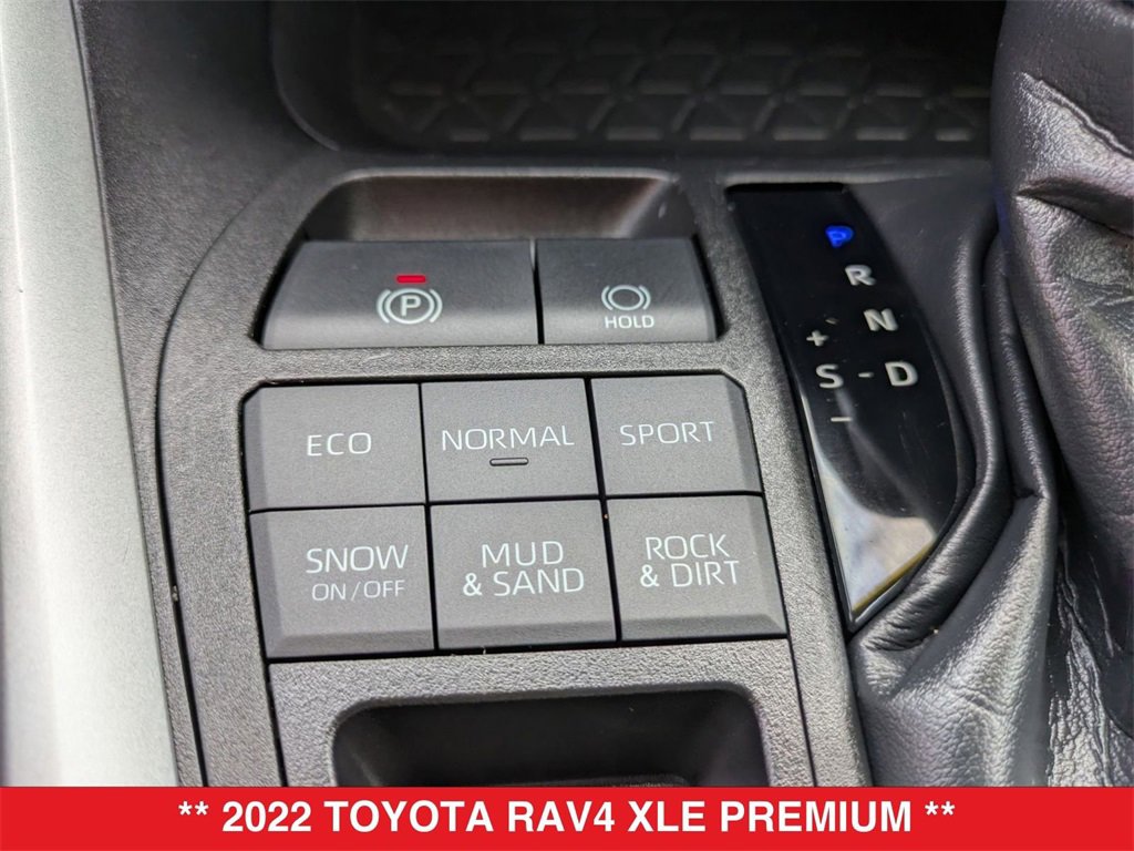 Used 2022 Toyota RAV4 XLE Premium image 60