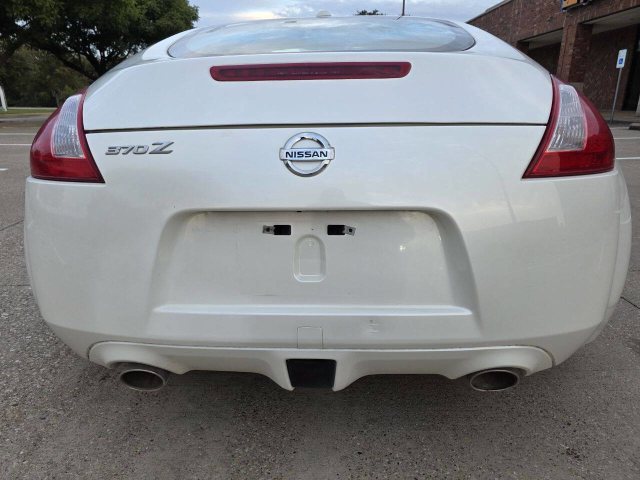 Used 2011 Nissan 370Z Touring image 7