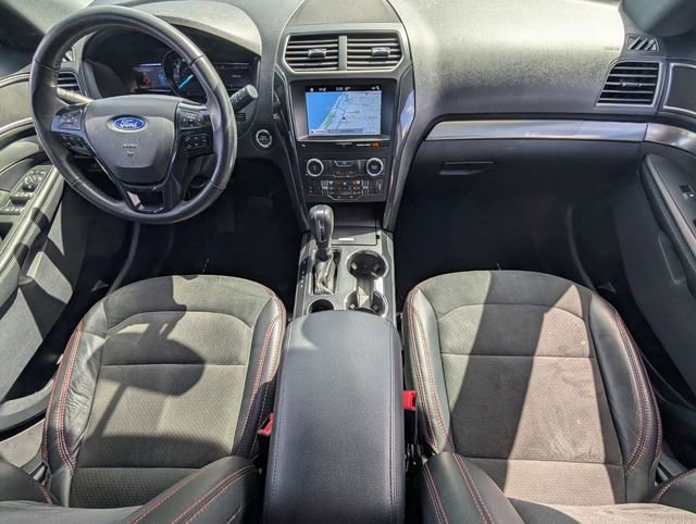 Used 2019 Ford Explorer XLT w/ Equipment Group 202A image 7
