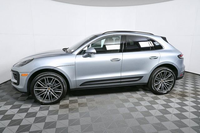 Certified 2026 Porsche Macan AWD/4WD image 2