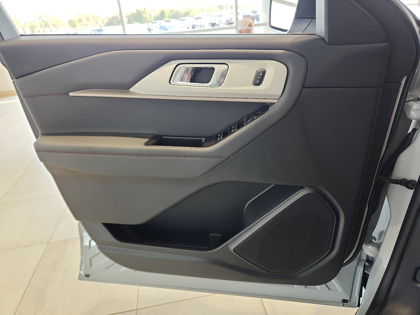 New 2025 Ford Explorer Active w/ Active Comfort Package image 13