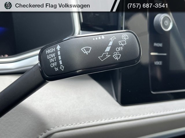 New 2025 Volkswagen Taos SE image 35