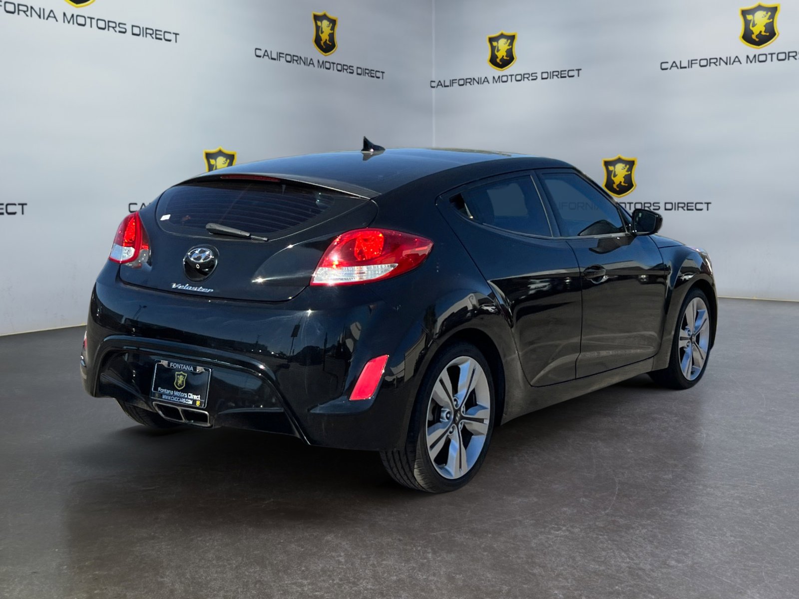 Used 2017 Hyundai Veloster Value Edition image 5