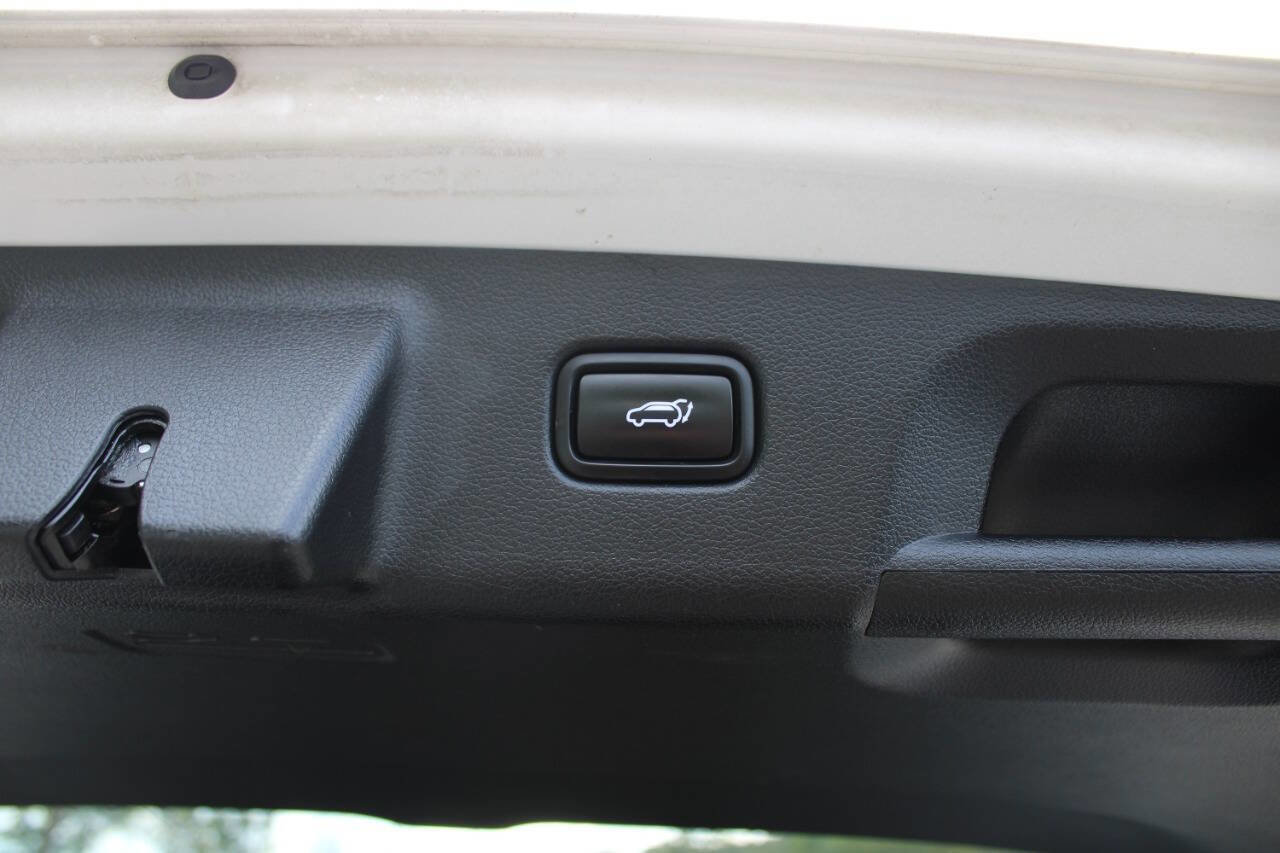 Used 2020 Hyundai Palisade SEL w/ Premium Package image 15