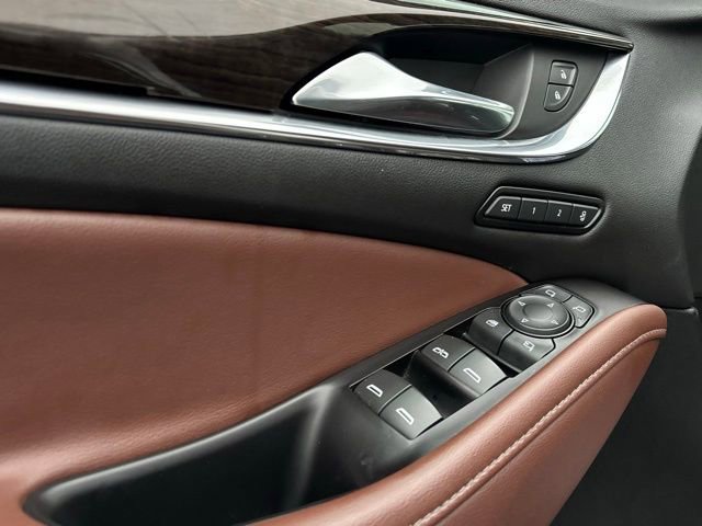 Used 2020 Buick Enclave Avenir w/ Avenir Technology Package image 16