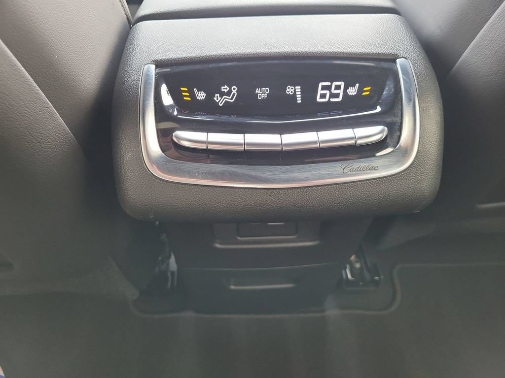 Used 2025 Cadillac XT6 Premium Luxury AWD/4WD image 28