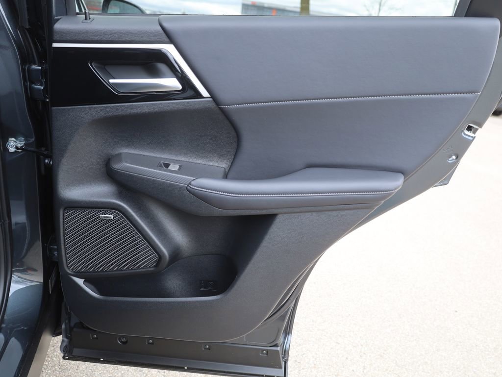 New 2025 Mitsubishi Outlander SE image 20