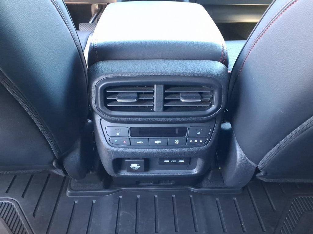 Used 2025 Honda Pilot Black Edition image 8