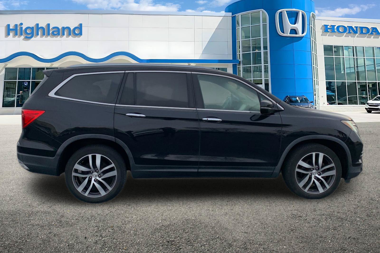 Used 2016 Honda Pilot Elite image 6